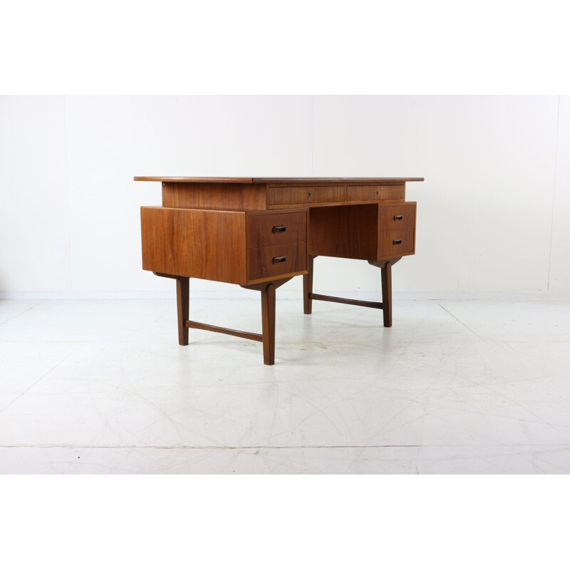 Vintage danish desk in teakwood 1960s
