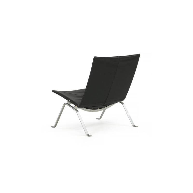 Vintage pK22 black armchair