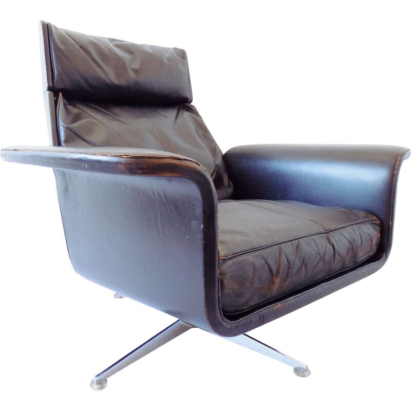 Vintage Siesta 62 lounge chair by Hans Kaufeld in black leather 1960s