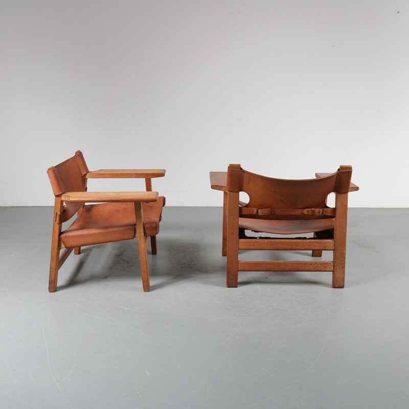 Pair of vintage Spanish chairs for Fredericia in oak and leather 1950s