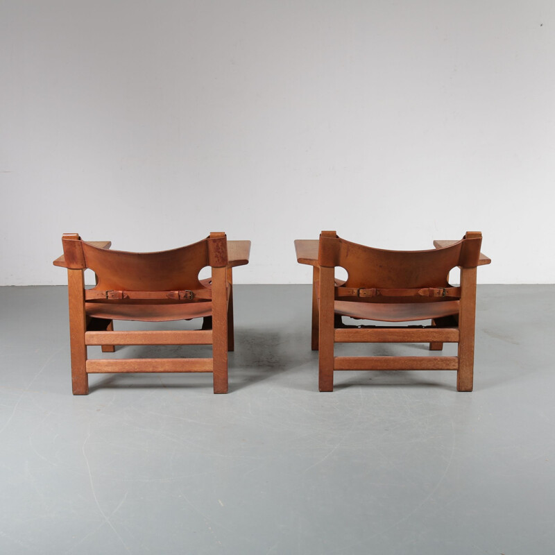 Pair of vintage Spanish chairs for Fredericia in oak and leather 1950s