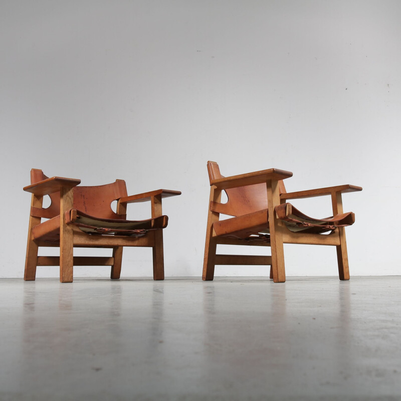 Pair of vintage Spanish chairs for Fredericia in oak and leather 1950s