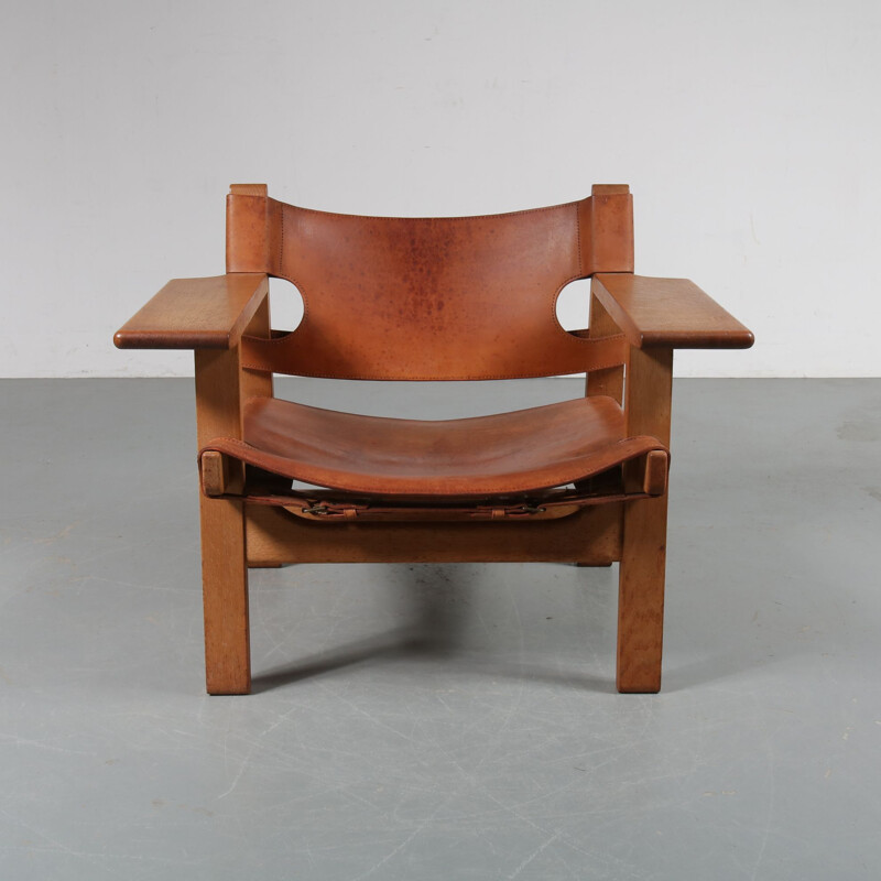 Pair of vintage Spanish chairs for Fredericia in oak and leather 1950s