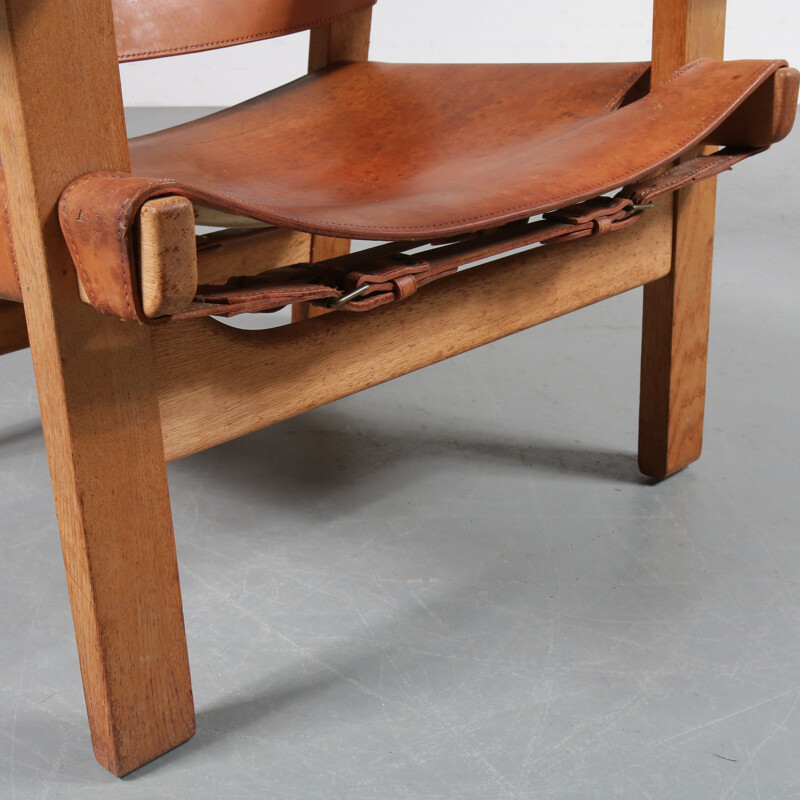 Pair of vintage Spanish chairs for Fredericia in oak and leather 1950s