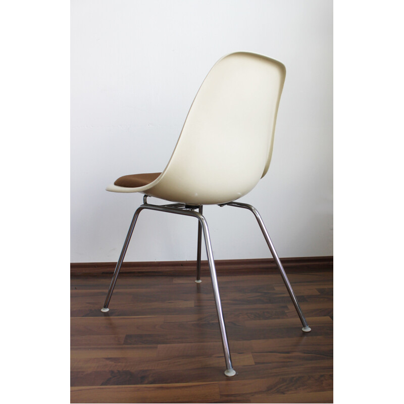 Suite de 4 chaises vintage DSX par Eames pour Herman Miller en fibre de verre
