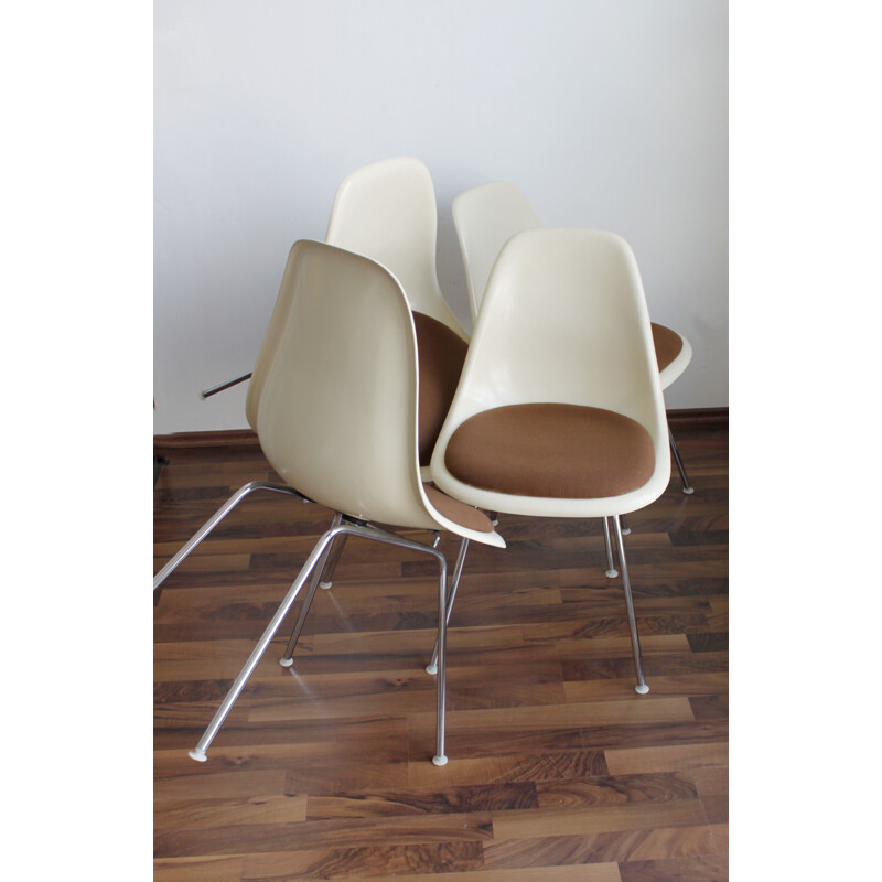 Suite de 4 chaises vintage DSX par Eames pour Herman Miller en fibre de verre