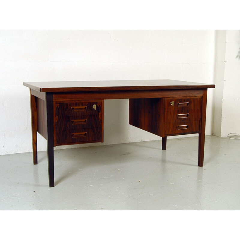 Vintage danish desk in rosewood 1960s