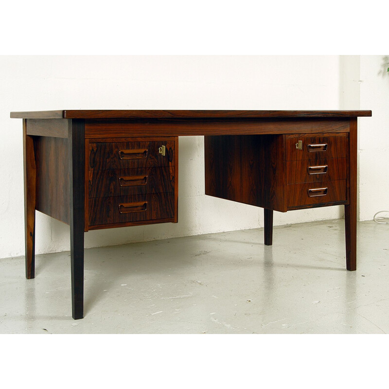 Vintage danish desk in rosewood 1960s