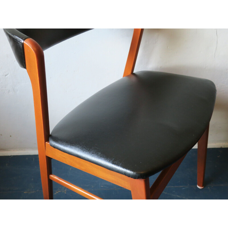 Vintage danish chair in black leather with curved back 1960s