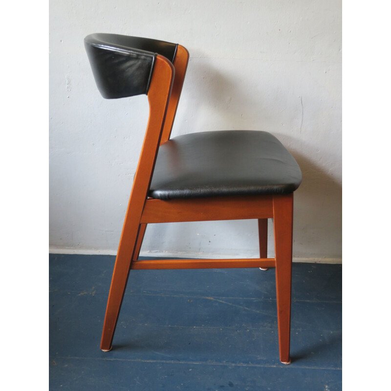 Vintage danish chair in black leather with curved back 1960s
