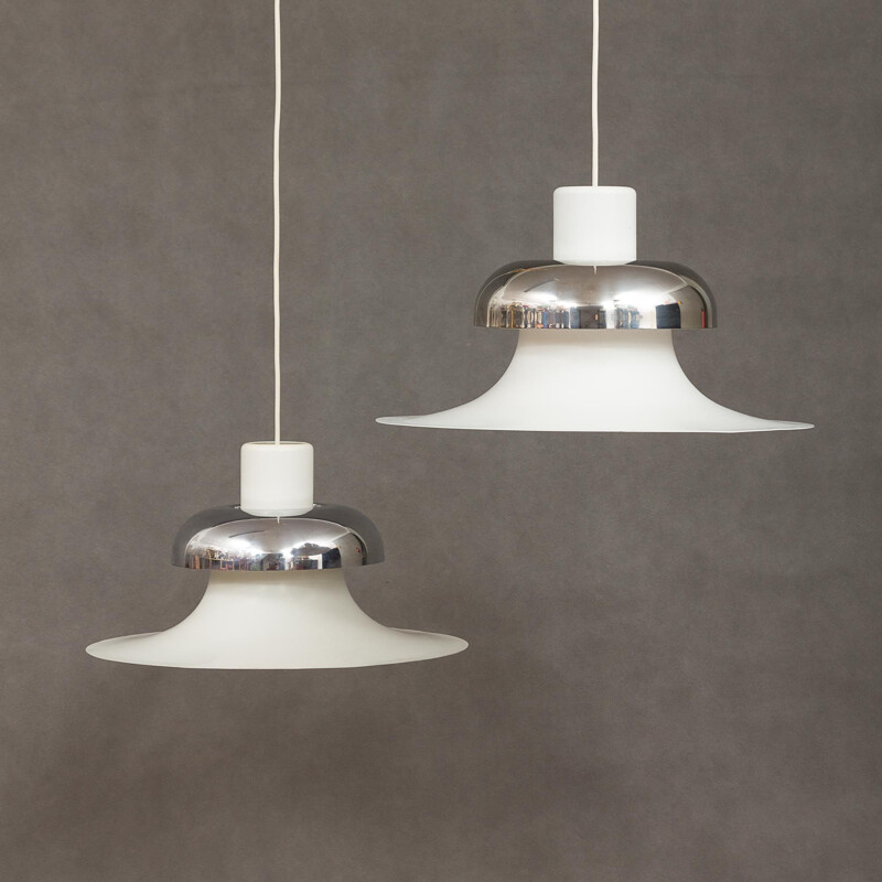 Pair of vintage Mandalay pendant lamps for Louis Poulsen in white aluminium