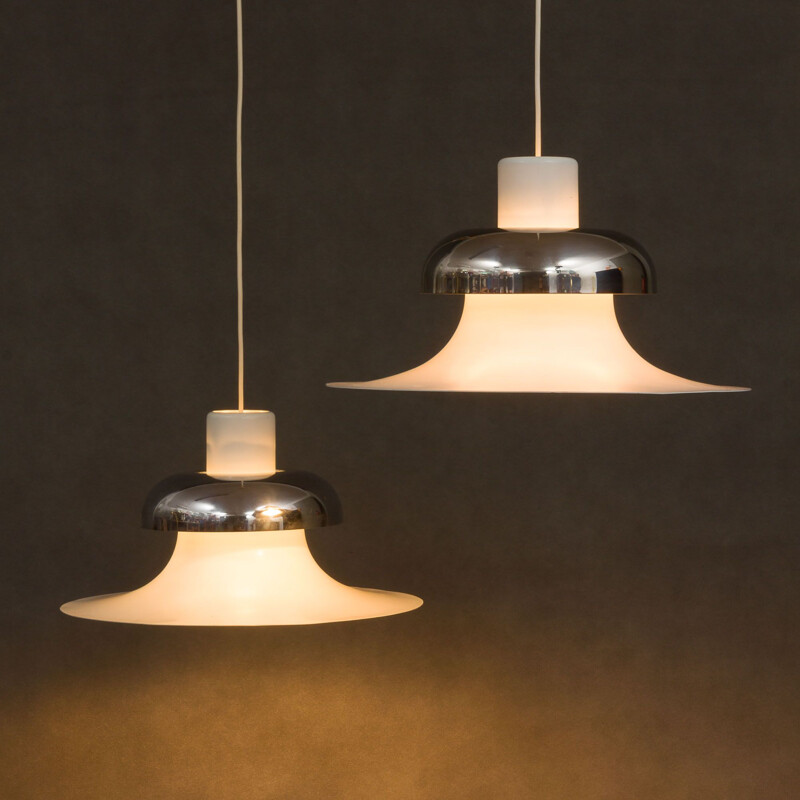 Pair of vintage Mandalay pendant lamps for Louis Poulsen in white aluminium