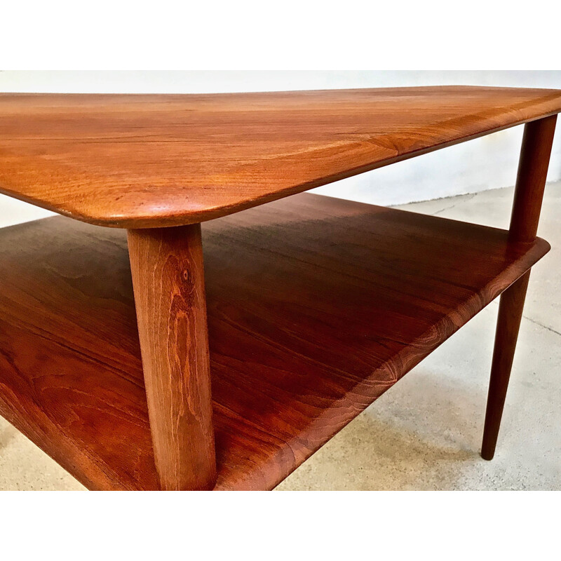 Mesa lateral vintage dinamarquesa de Peter Hvidt e Orla Molgaard-Nielsen para França e Søn, 1960