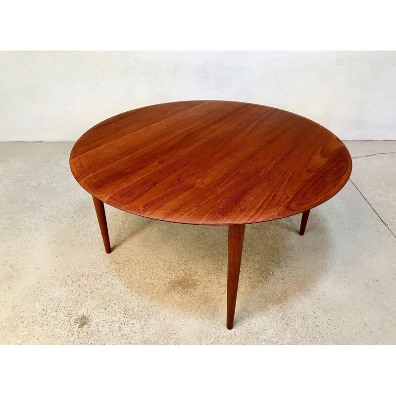 Vintage round coffee table Minerva in teak by Peter Hvidt & Orla Mølgaard-Nielsen for France & Søn , Denmark 1960s