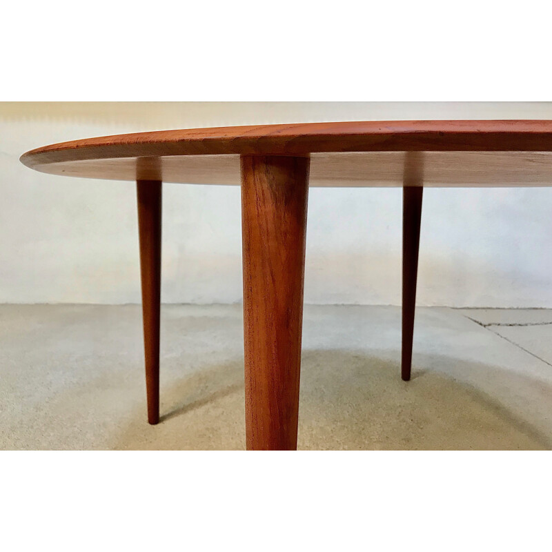 Vintage round coffee table Minerva in teak by Peter Hvidt & Orla Mølgaard-Nielsen for France & Søn , Denmark 1960s