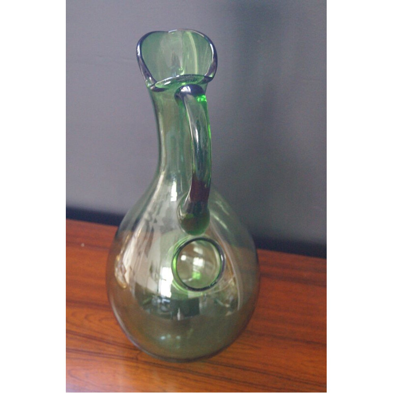 Carafe à vin vintage en verre soufflé 1950