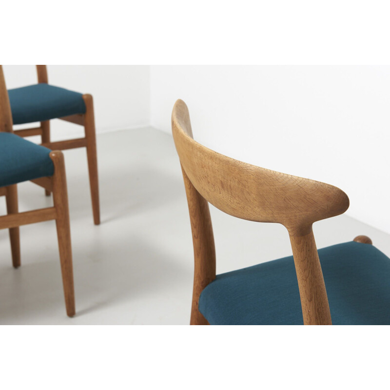 Set of 6 vintage W2 dining chairs in oak by Hans J. Wegner for C. M. Madsen in Denmark