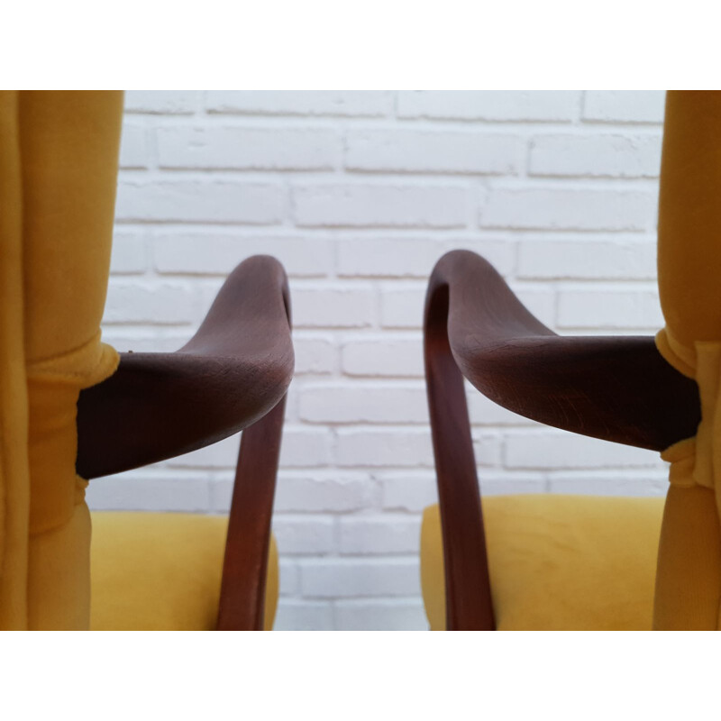 Paire de fauteuils vintage modèle 32 en velours jaune par Alfred Christensen pour Slagelse Møbrlværk, Danemark 1960s