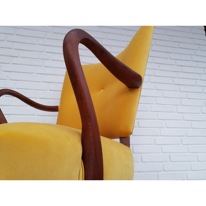 Paire de fauteuils vintage modèle 32 en velours jaune par Alfred Christensen pour Slagelse Møbrlværk, Danemark 1960s