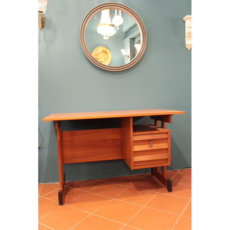 Bureau vintage en bois italien avec 3 tiroirs, années 1950