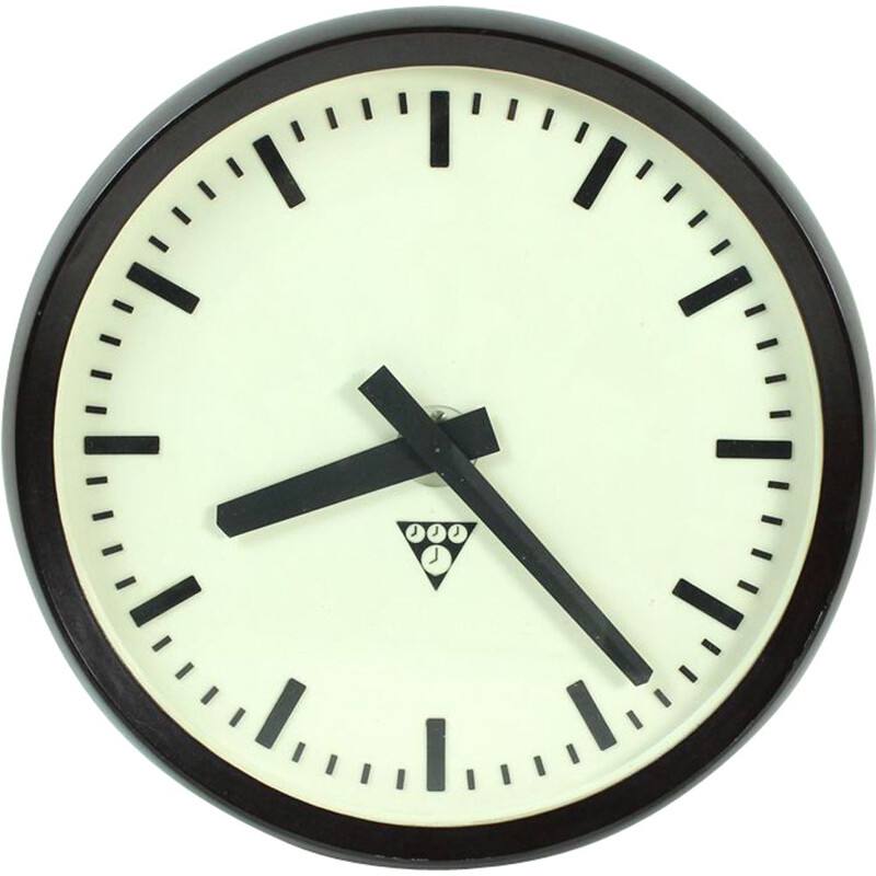 Vintage clock Bakelite Pv 301 from Pragotron, Czechoslovakia 1984