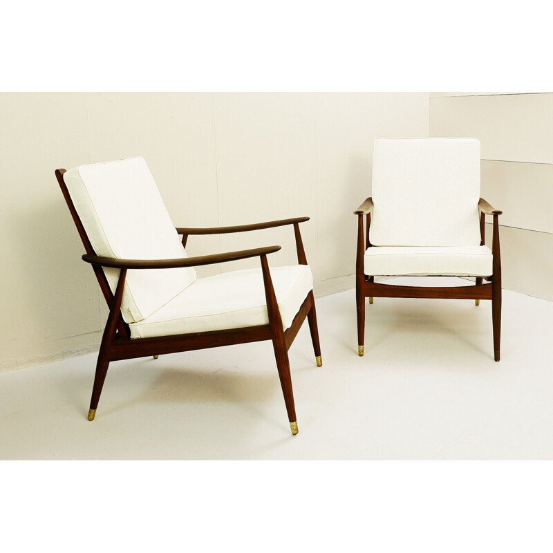 Paire de fauteuils scandinaves en teck et tissu blanc