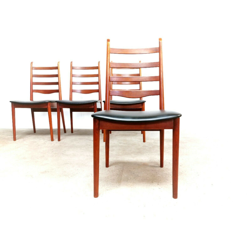 Set of 4 Vintage Danish teak dining chairs by Scantic Mobelvarerk 1960