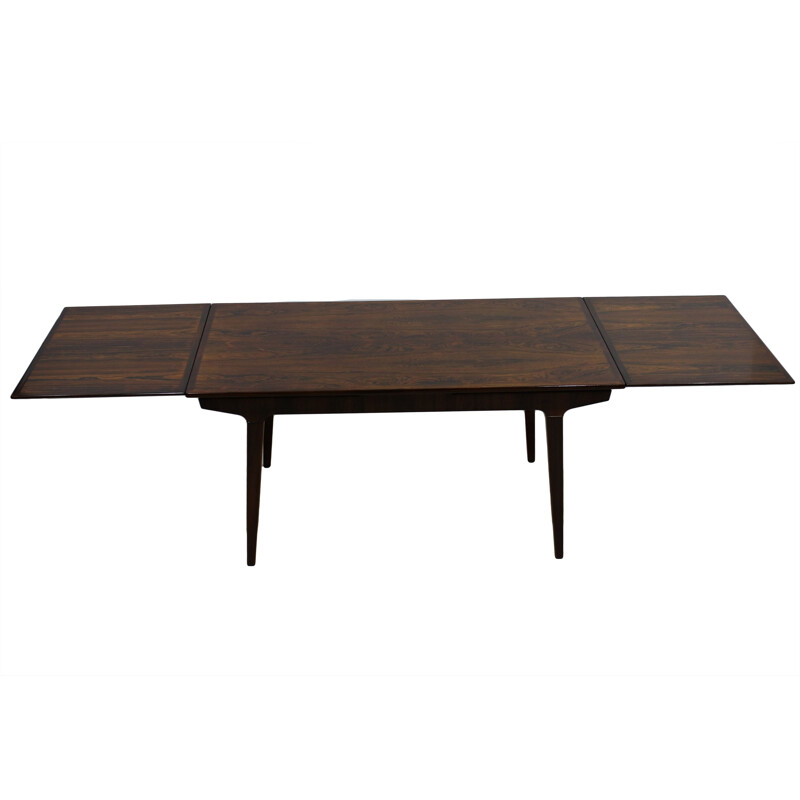 Vintage Danish dining table in rosewood