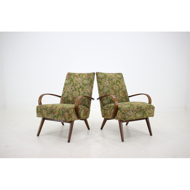 Paire de fauteuils vert en hêtre par Thon