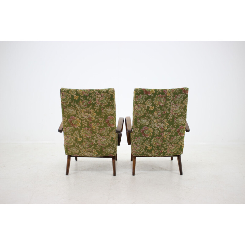 Paire de fauteuils vert en hêtre par Thon