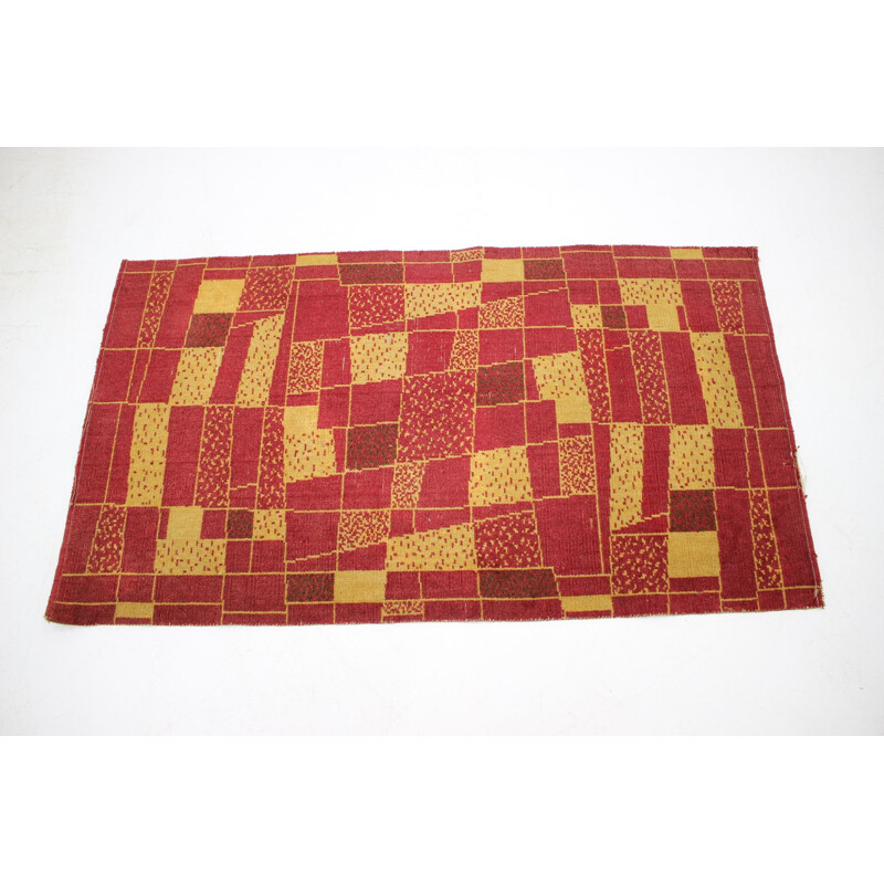 Vintage rood wollen tapijt