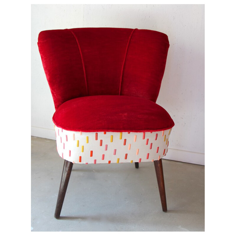 Set of two vintage armchairs in white and red fabric - 1950s