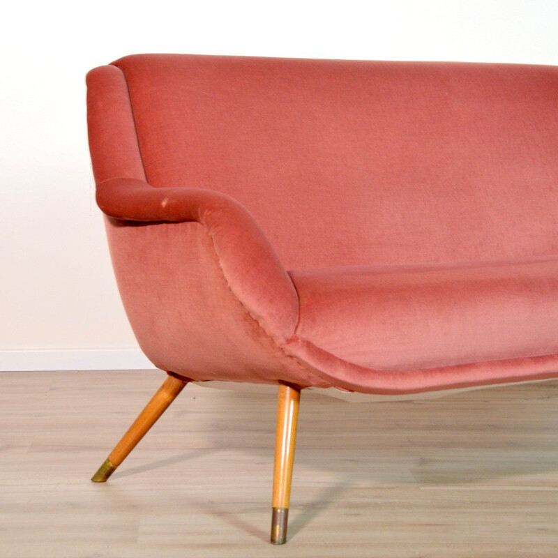 Dutch vintage sofa in pink fabric and wood 1960