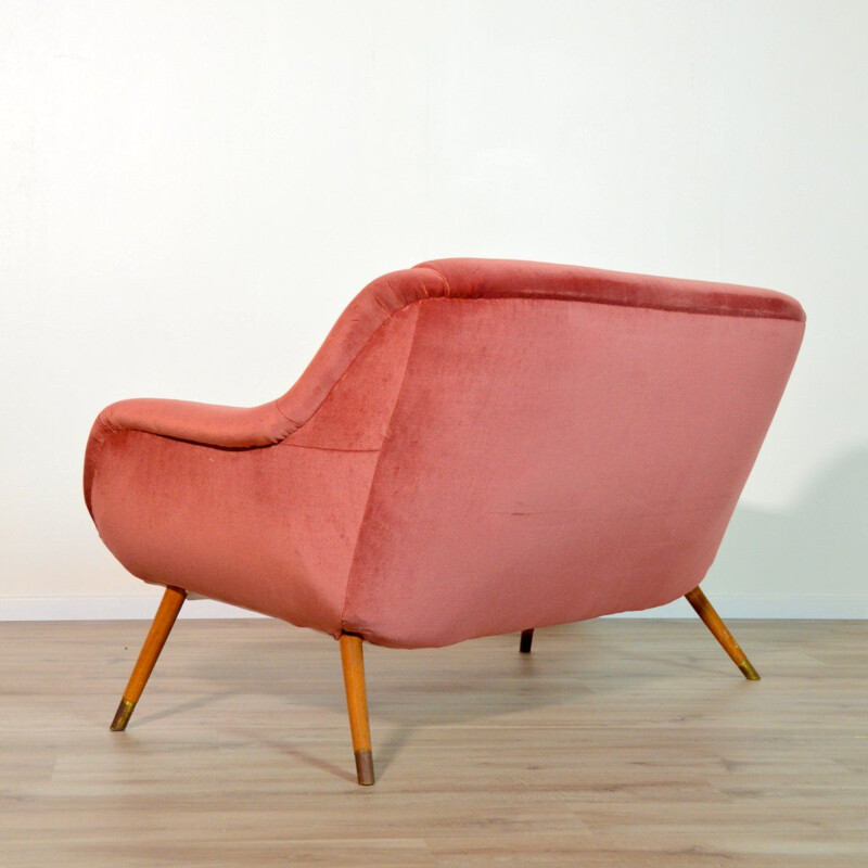 Dutch vintage sofa in pink fabric and wood 1960