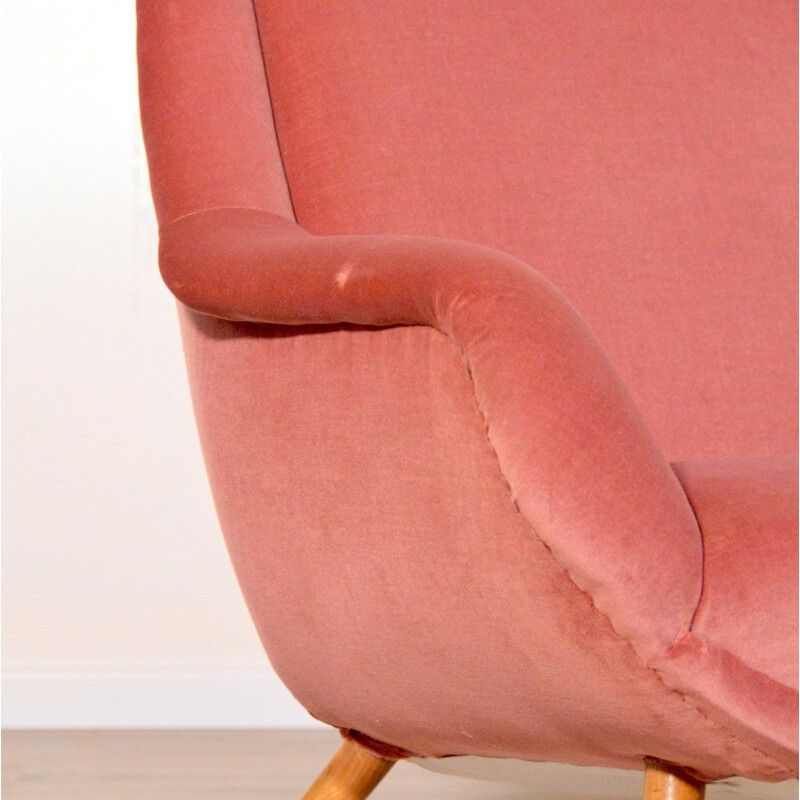 Dutch vintage sofa in pink fabric and wood 1960