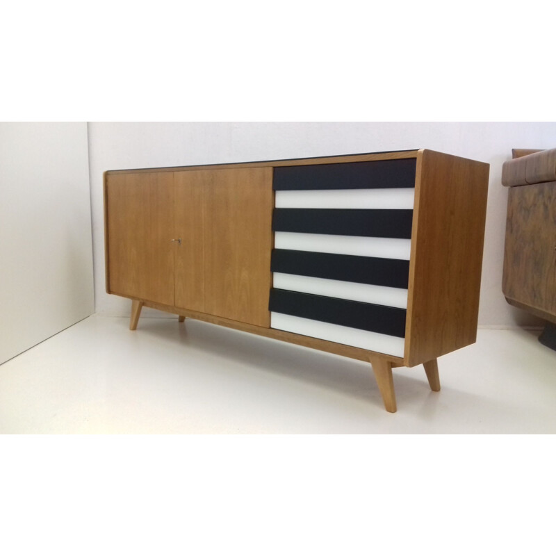 Vintage chest of drawers for Interier Praha in beech and plastic 1960s