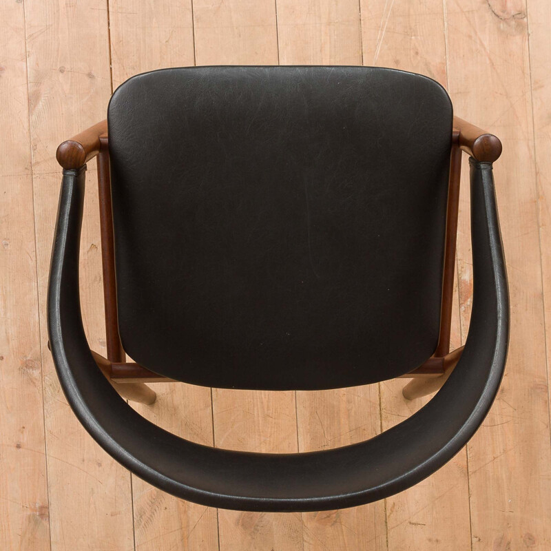 Chaise vintage danoise en teck et simili cuir noir