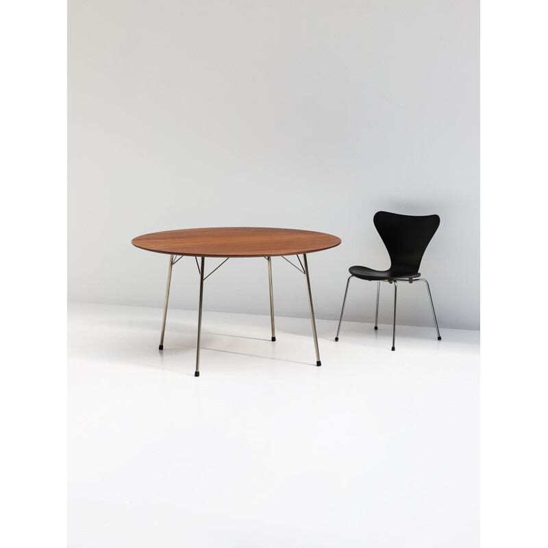 Vintage dining table, model "3600"  by Arne Jacobsen 1960s