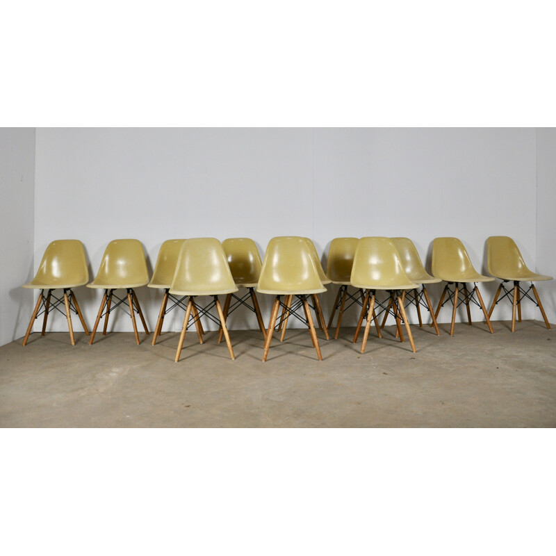 Set of 12 vintage beige DSW chairs DSW by Eames for Herman Miller 1970s