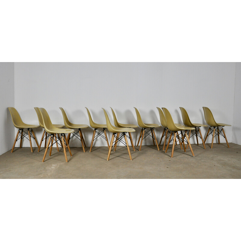 Set of 12 vintage beige DSW chairs DSW by Eames for Herman Miller 1970s