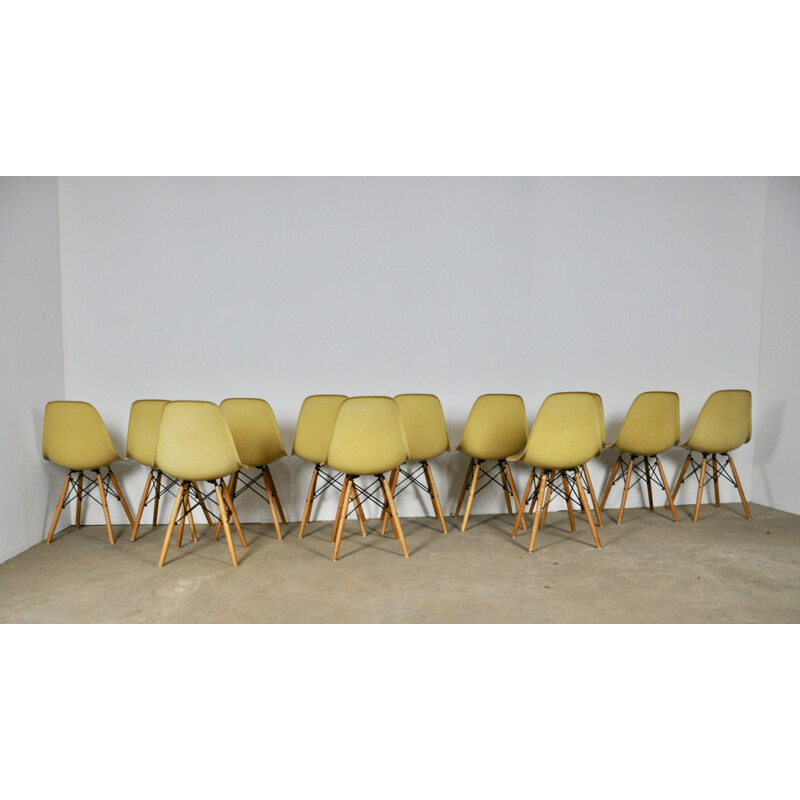 Set of 12 vintage beige DSW chairs DSW by Eames for Herman Miller 1970s