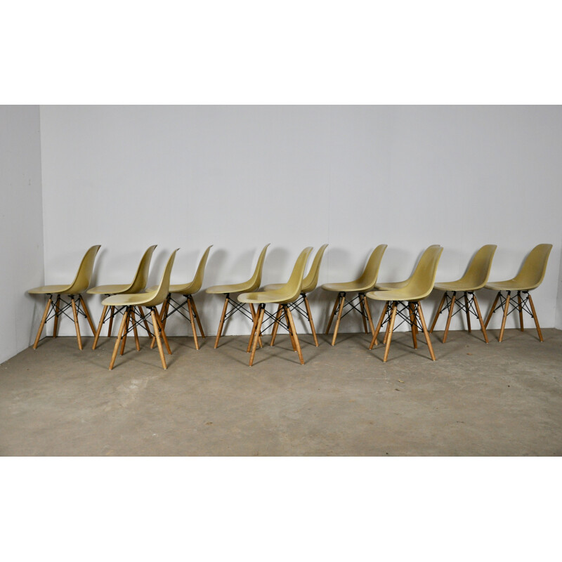 Set of 12 vintage beige DSW chairs DSW by Eames for Herman Miller 1970s