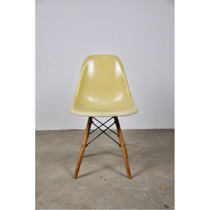 Suite de 12 chaises vintage DSW de Charles et Ray Eames pour Herman Miller 1970