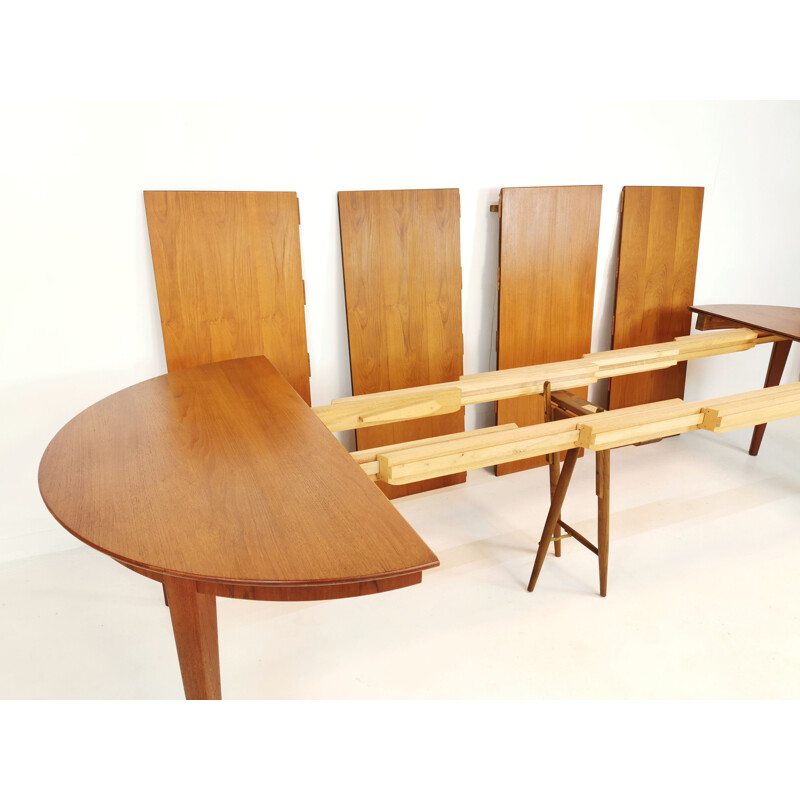 Vintage Oval Danish teak extending table Henning Kjaernulf for Soro Stolefabrik