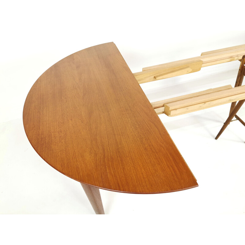 Vintage Oval Danish teak extending table Henning Kjaernulf for Soro Stolefabrik