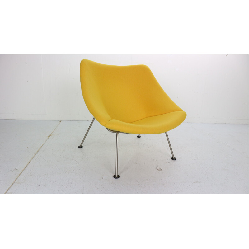 F157 Oyster lounge chair by Pierre Paulin for Artifort