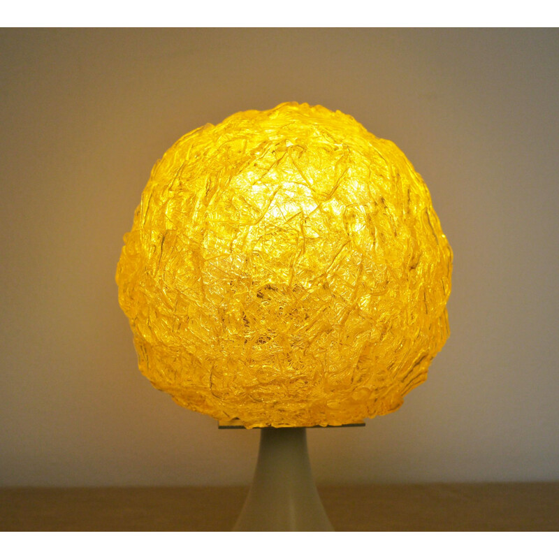 Lampe de table vintage allemande en plastique jaune des années 1970