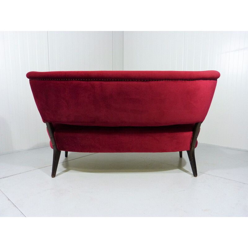 Canapé vintage 2 places par Otto Schulz en bois et velours rouge 1950