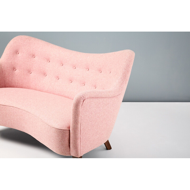 Vintage model 185 sofa by Nanna Ditzel in pink wool and beechwood