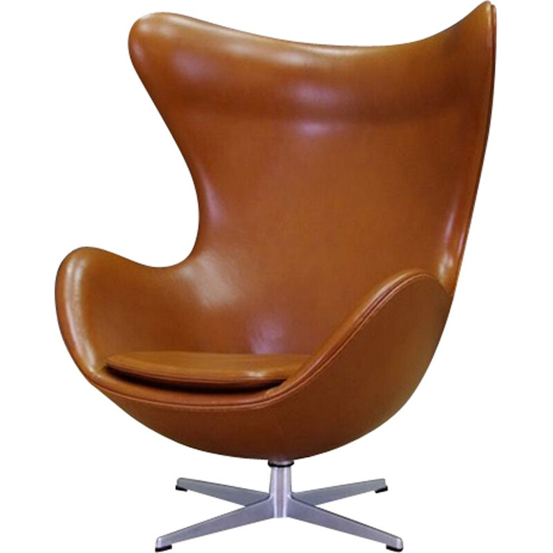 Vintage Arne Jacobsen Egg Chair Elegance in leather